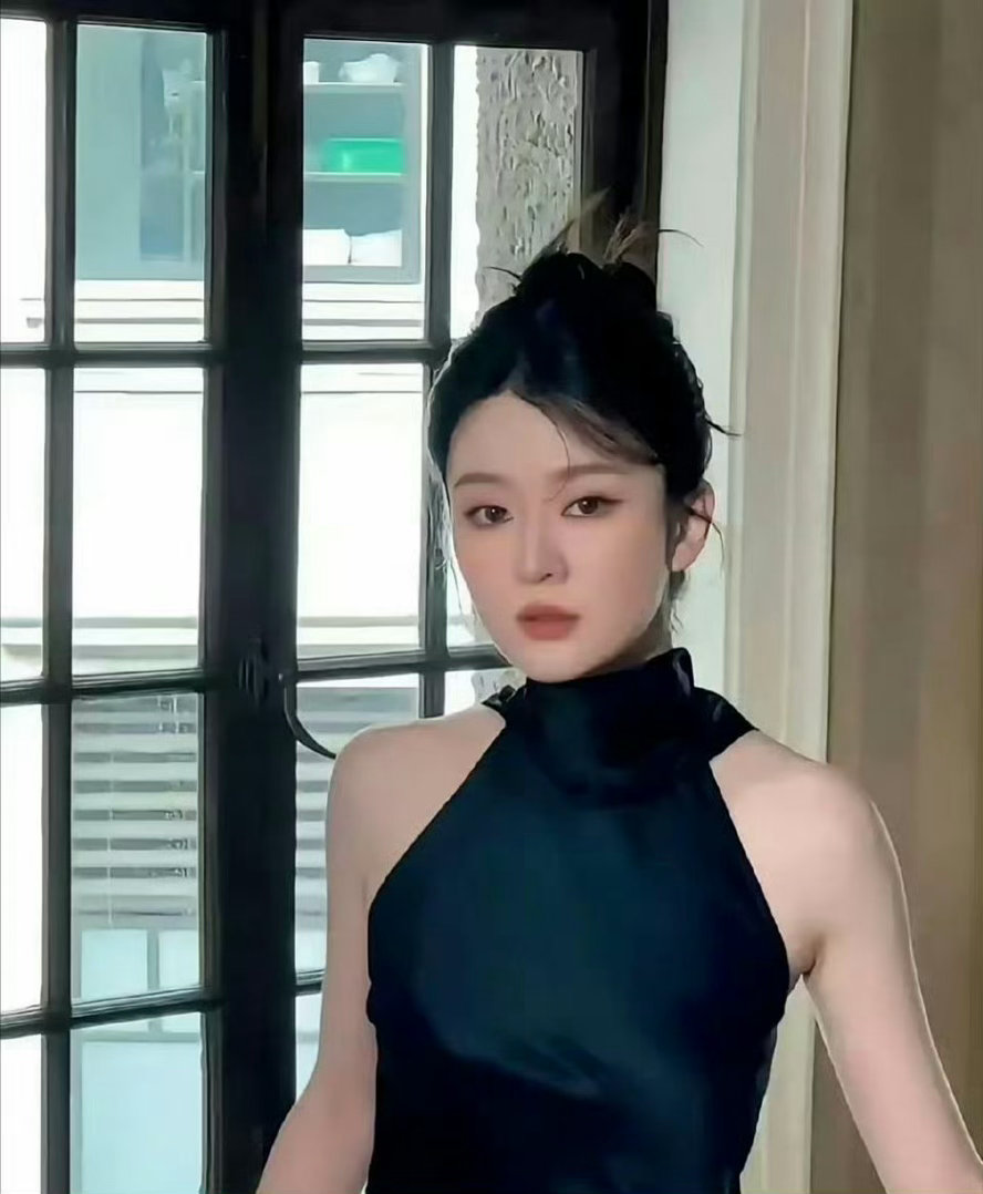 乔欣结婚前后变化好大，看来是遇到对的人了，好的感情是会滋养人的。