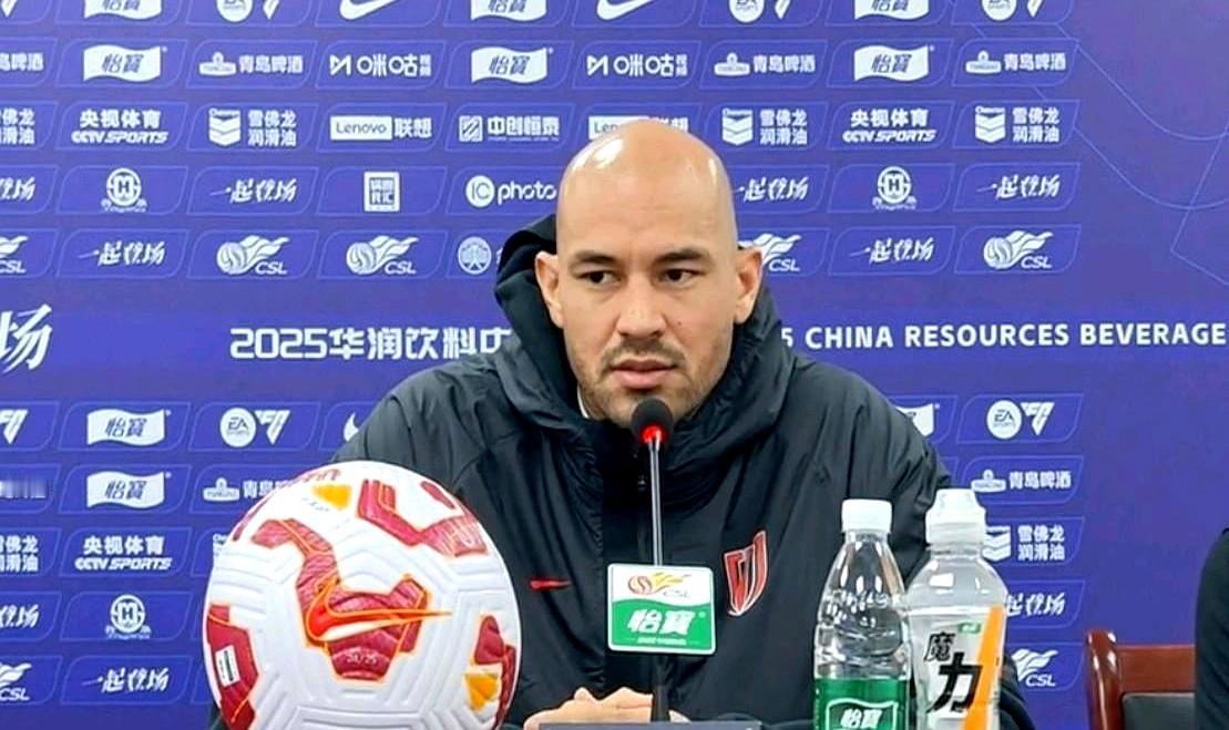 成都蓉城下赛季的框架基本定了，先说最重要的，主教练徐正源大概率续约两年，主心骨还