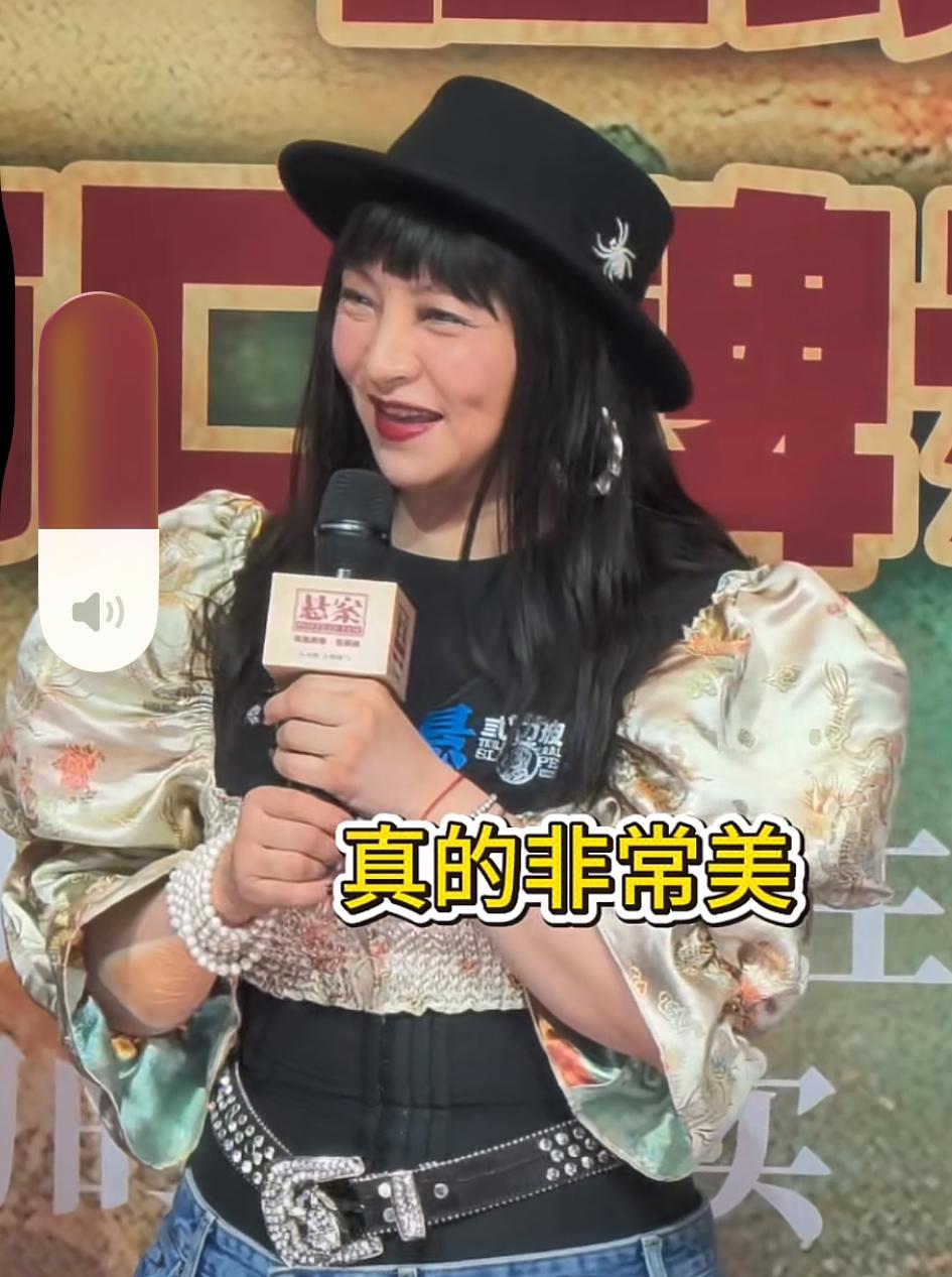 谁能想到！被《悬案》惊悚氛围笼罩的观众，被演员私下温柔反差戳中了。剧中王传君