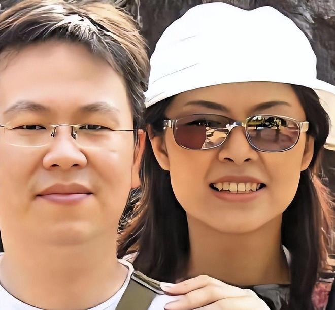 查了查郑丽文的丈夫骆武昌，我才发现，这两口子的相处方式，和很多人想象中的“政坛家