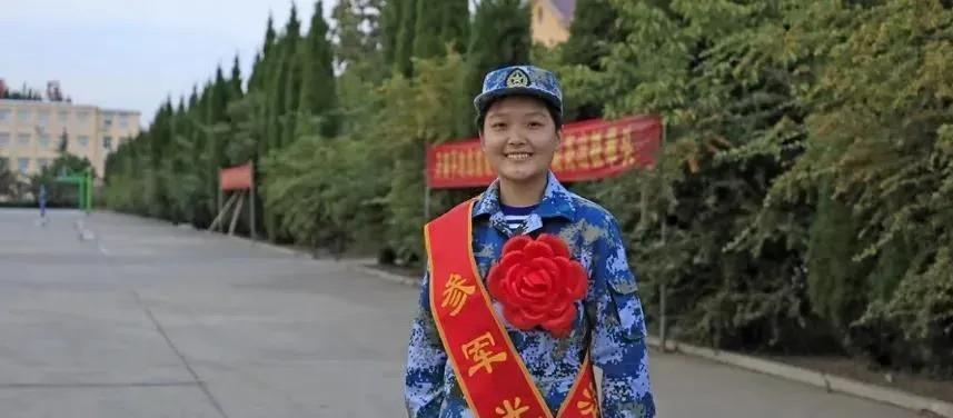 2018年，河北女孩高考707分，被北大录取，她却不顾父母反对，参军入伍，分到辽