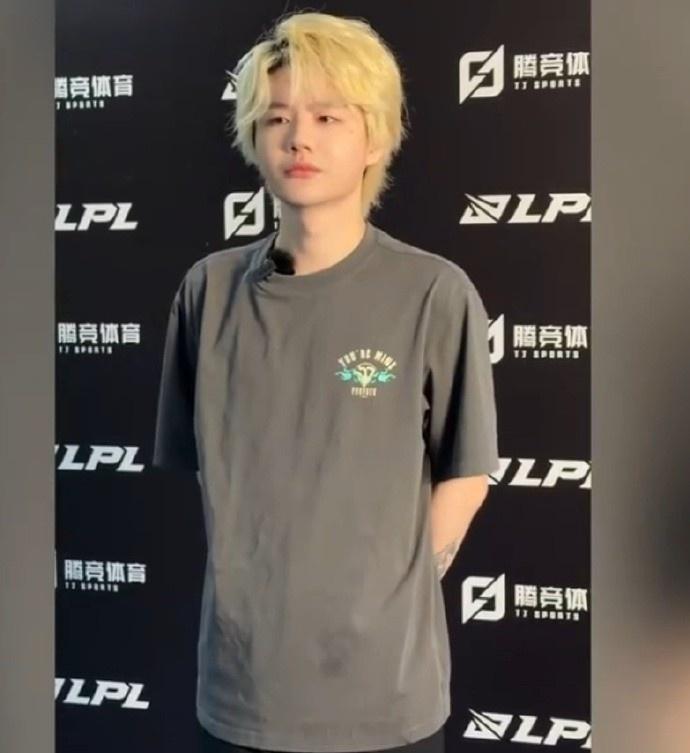 英雄联盟真的假的？经纪人爆料：比较确定的，不是WBG刘青松，是LGD刘青松经纪