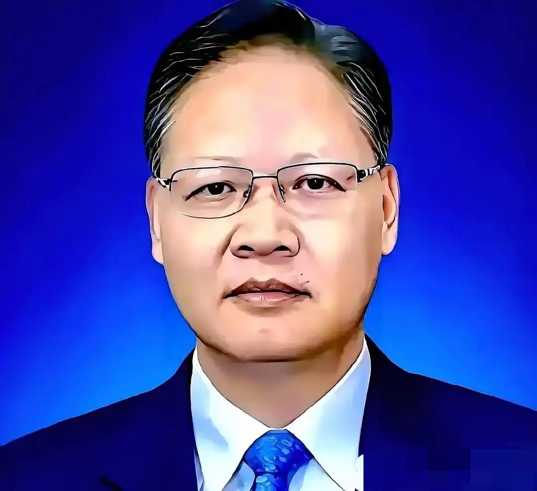 前脚，大使刚把纪念品送到第十万个印度签证申请人手上，又是免签证费，又是指纹免采，