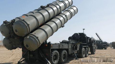 乌克兰安全局无人机摧毁新罗西斯克4套S-400发射装置及两部雷达乌安全局阿尔