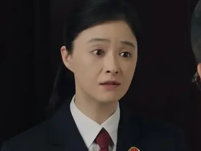 《以法之名》故事精彩，选角失败！！《以法之名》故事越来越精彩，反转不断。大家都
