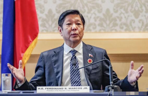 中国三天之内落下两记回应。第一记：即日禁止菲律宾猪及其制品进口，精准封堵农业创汇