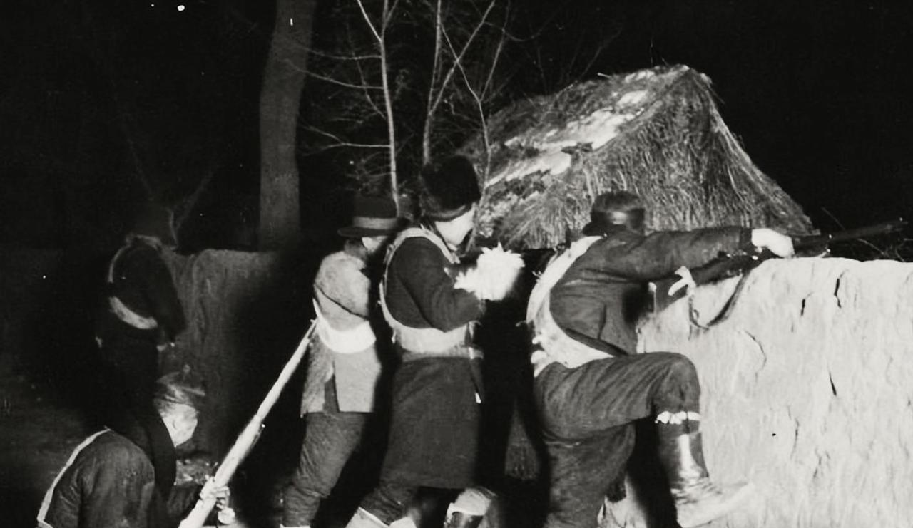 1950年4月26日凌晨，5000个荷枪实弹的土匪袭来，将普定县补郎区政府团团包