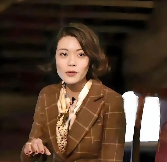 复旦大学陈果教授曾说：“奉劝所有女人，无论你长得多么漂亮，条件再好，该结婚的时