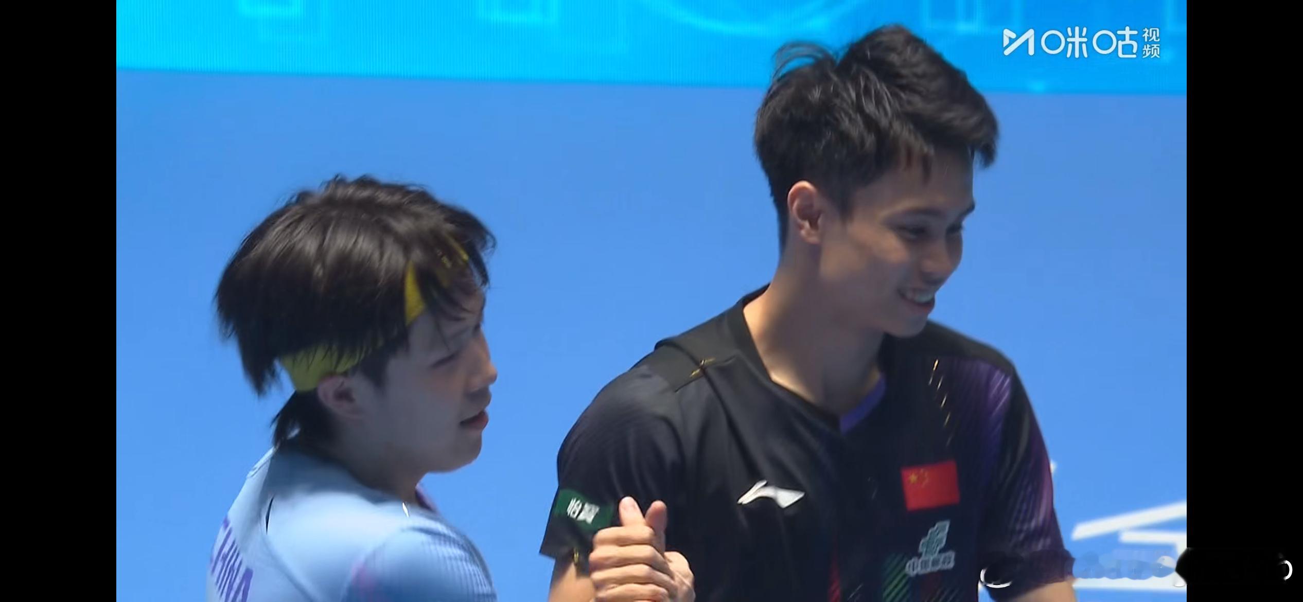 海口亚洲杯男单1/4决赛：🇨🇳王楚钦4比2周启豪🇨🇳（7-11，11-