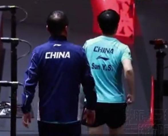 刘国梁大概也没想到，莎莎会这么想他。得知要见的人是刘主席，孙颖莎在马琳指导陪同下