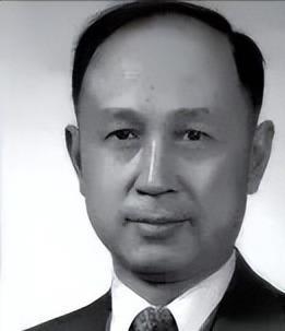 晚年，钱学森整天躺着，不爱说话，也不理人，家人以为他得了老年痴呆，谁知当医生问他