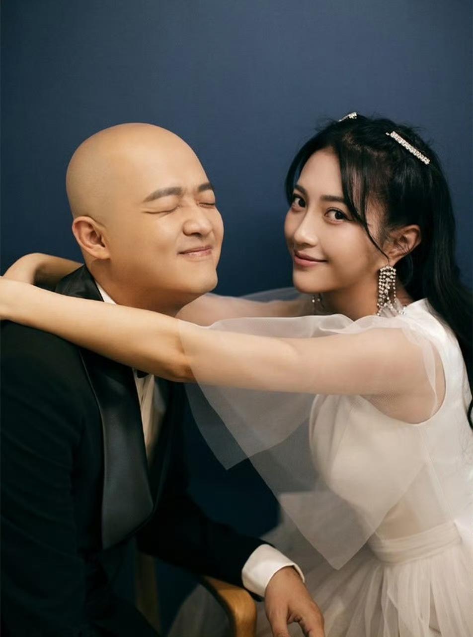 包贝尔出轨我不奇怪，包贝尔塌房我也不奇怪，我奇怪的是她的妻子包文倩，这一次怎