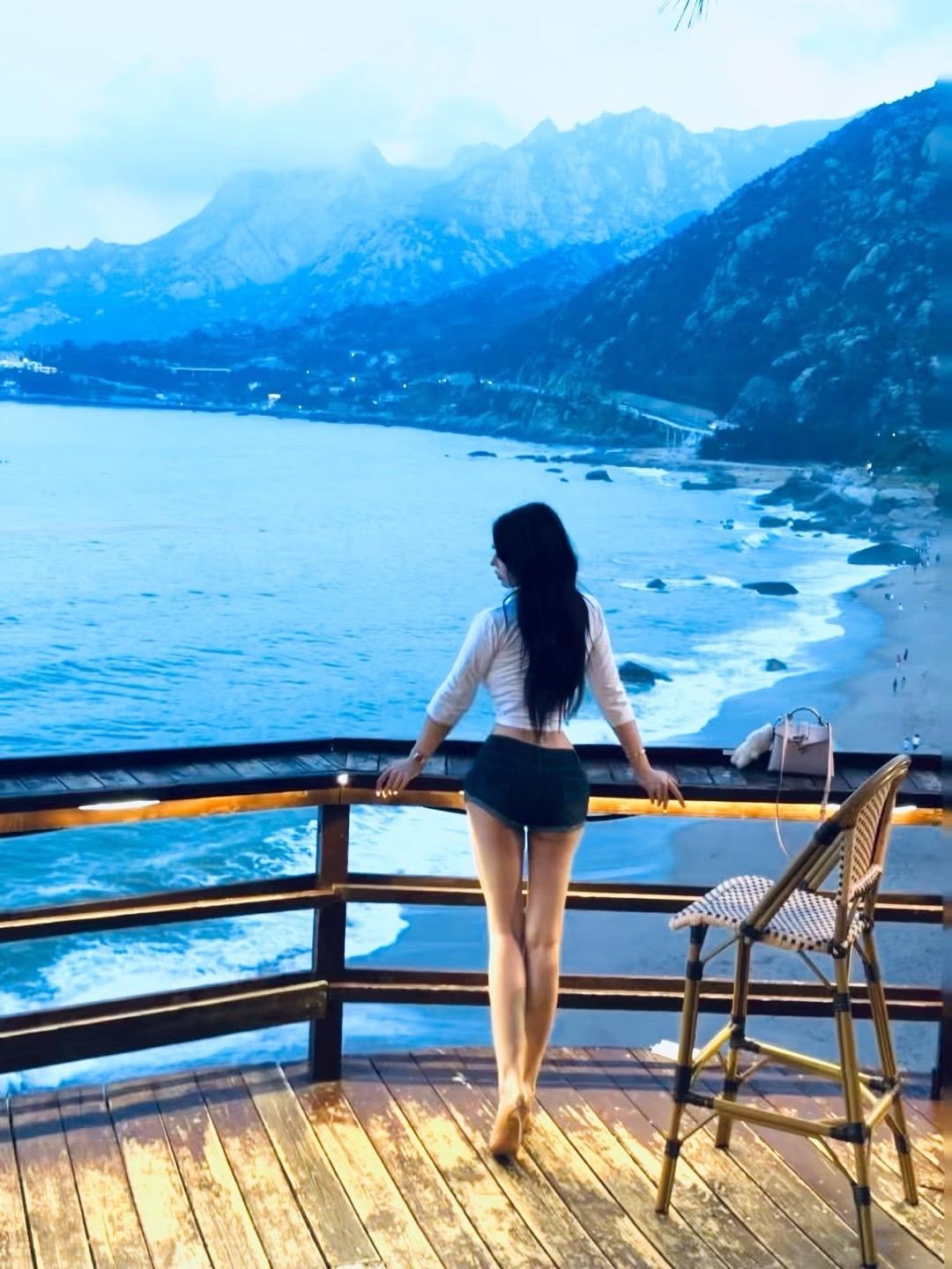 关于浪漫，大海占一半