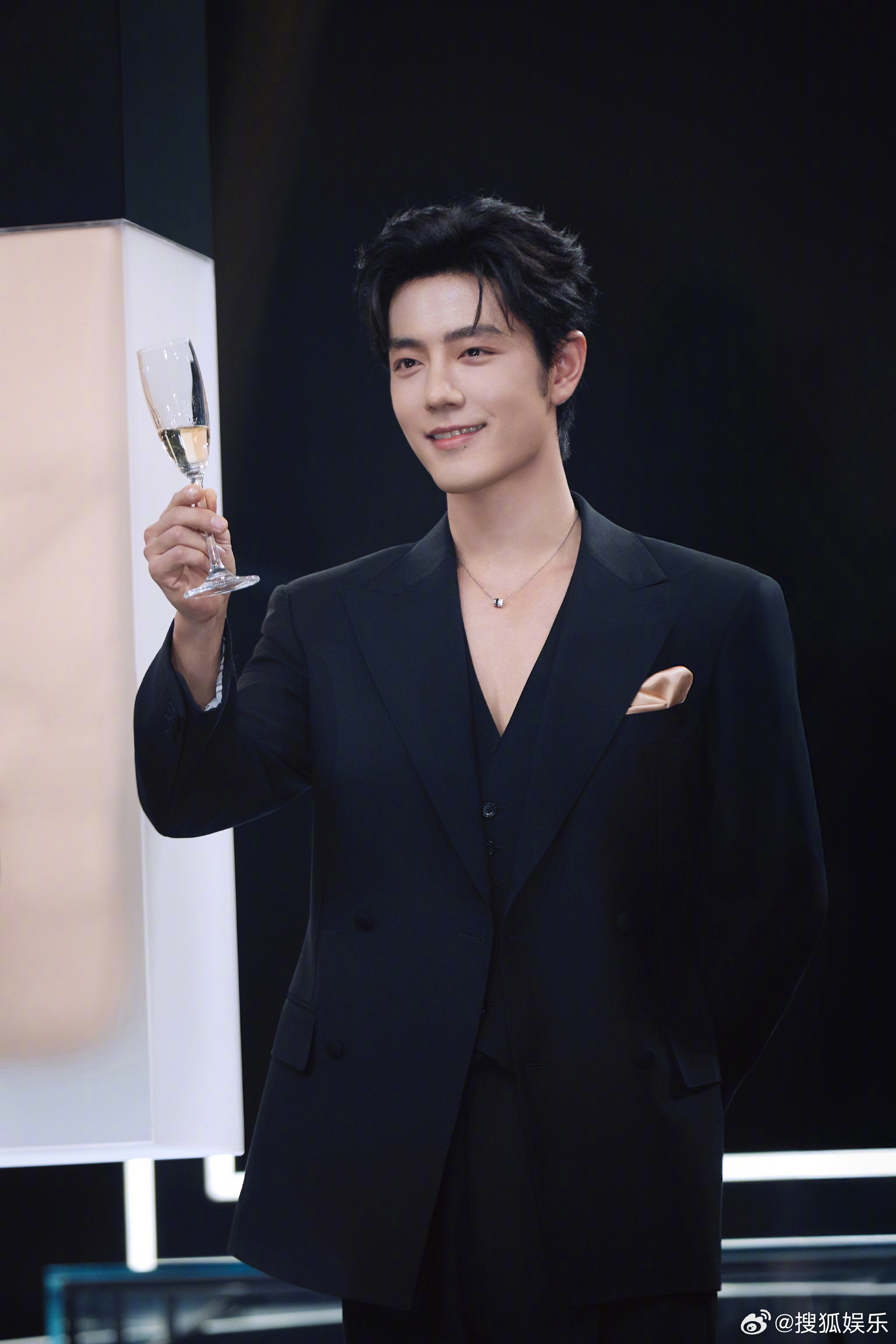 侵权肖战方公开道歉肖战肖像维权胜诉天眼查天眼风险信息显示，4月8日，法院刊登平