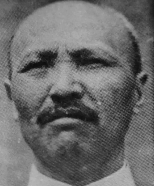 1947年4月，孙殿英在老巢汤阴被解放军包围后，拿出几万黄金分给手下，高级军官每