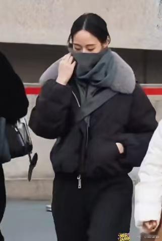 张钧甯春晚联排穿的衣服售罄了张钧甯春晚联排穿的衣服售罄了，这个衣服真的是太抢