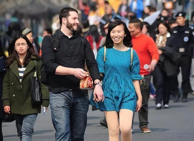 最近有个美国大叔火了，据媒体4月27日报道，36岁的美国人布拉德利·克雷说，离开