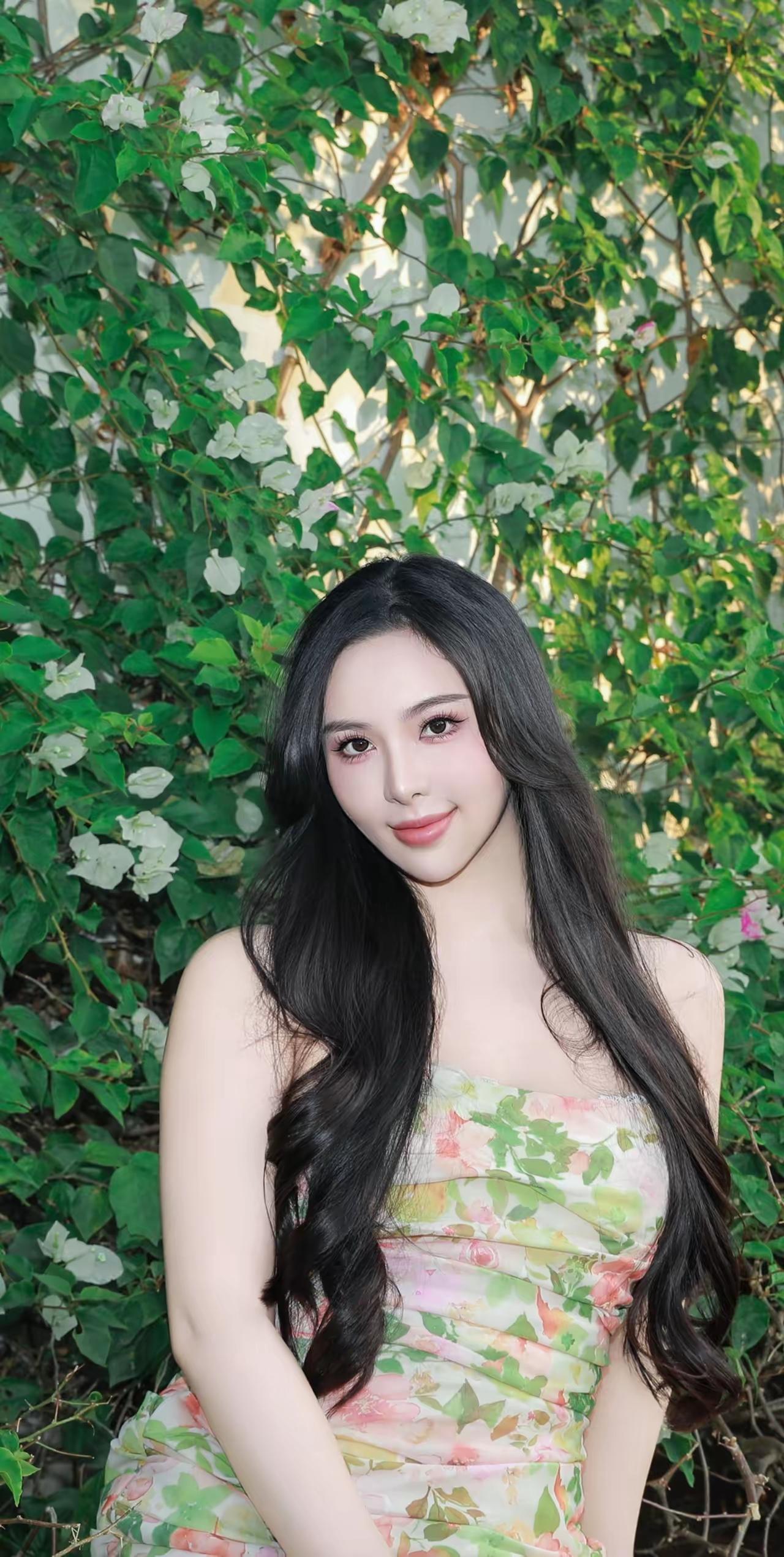 气质穿搭怎么穿才恰到好处?又到了赏花季你喜欢哪一种气质的美人?