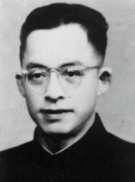 1949年，国军师长被俘，面对审问，他却提了一个奇怪的要求：“能否帮我给周恩来发