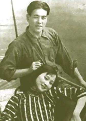 1940年，汪精卫的酒宴上，觥筹交错。喝高了的汪精卫突然走到唐生明面前，拍着胸脯