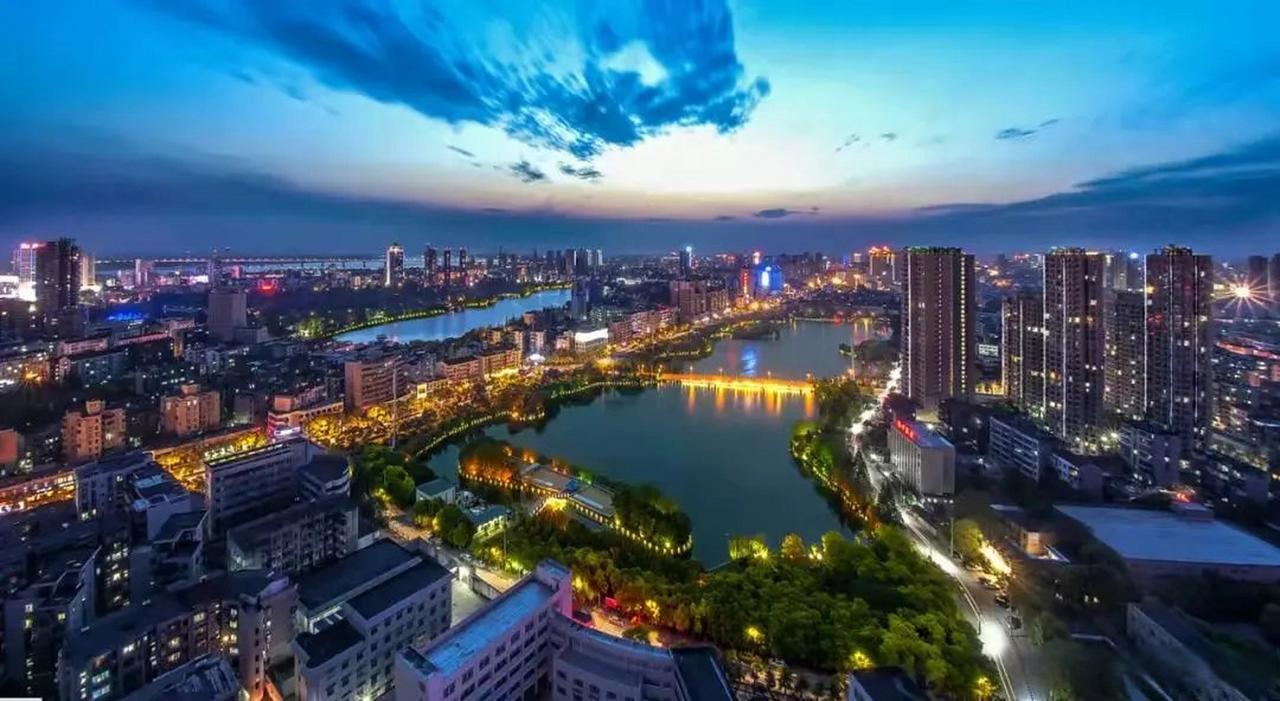 武孝同城化建设加速，孝感将融为武汉的一部分？未来武汉到孝感将开通直达地铁，目前已