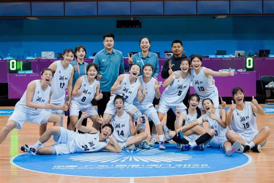 湖北女篮是专门玩逆转的！😂先是湖北女篮成年组以下克上击败击败上海打进八强，