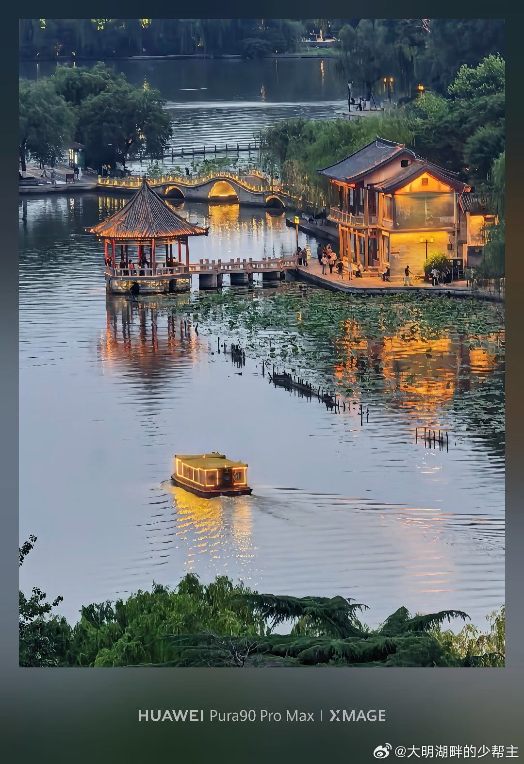 济南的好，不止于趵突腾空、明湖泛舟。在这座“千泉之城”的褶皱里，藏匿着一些被时光