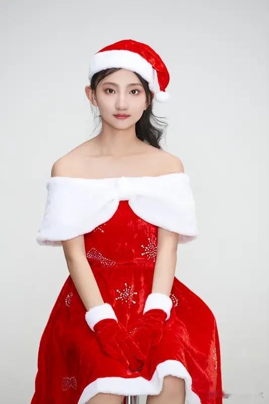 明星改名我都能接受，唯独宋祖儿，实在让人想不到李一桐的本名叫李雪，只是把名