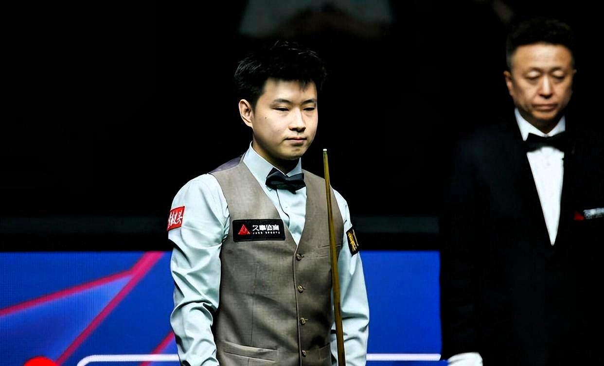 别笑火老师走错台！这不是迷糊，是顶级强者的松弛感奥沙利文世锦赛入场走错球台