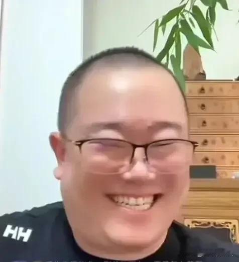 戴九安和郭德纲是怎么回事？原德云社学员戴九安，退出原单位时，也是闹的沸沸扬扬。