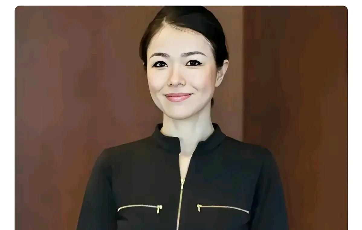中国限制美国富国银行总经理毛晨月离境，这一招儿，让国人感到太痛快了，举双手双脚拥