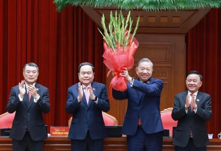 越南这次是真的豁出去了！就在河内的大会上，苏林总书记拍了桌子，定下了一个让全世界