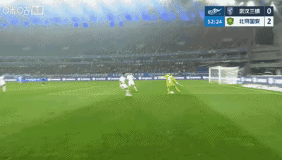 都说一分钱难倒英雄汉，这话放在中超赛场上，同样扎心。回望上赛季，武汉三镇步履维艰