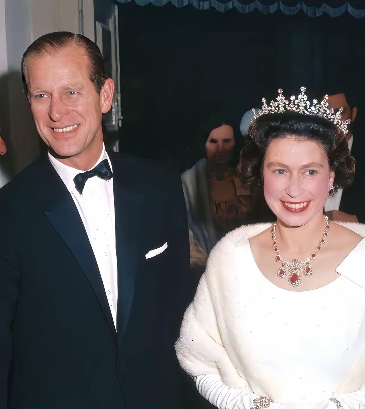 这一对的基因，可惜了！英女王和亲王菲利普的基因，是真不错，那完全是气质与颜值的