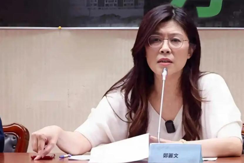 国民党又开始玩新套路了！副主席李乾龙在金门党庆上透了个大消息：主席郑丽文已经拿