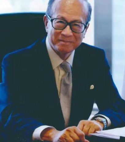李嘉诚的司机要退休，李嘉诚拿出了一张200万的支票给他养老，不料，司机说：“10