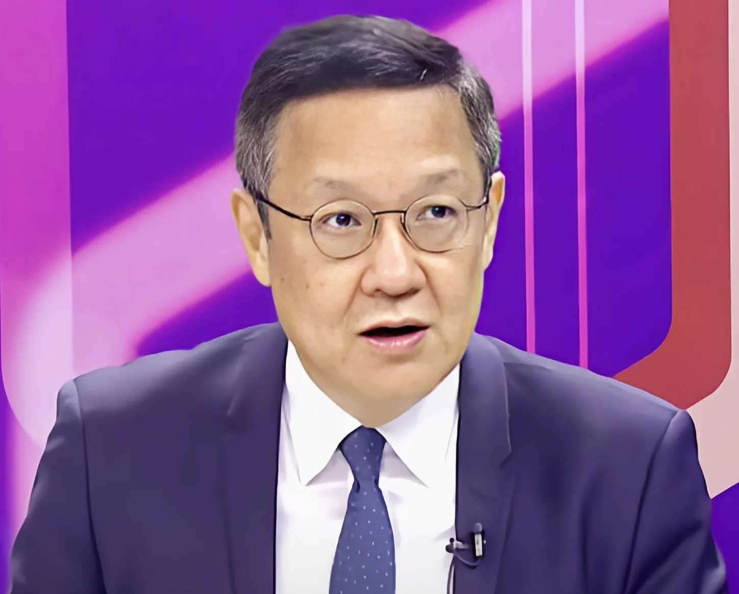 美国外交官眼里的中国外交官真硬气啥？美国外交官竟然被中国