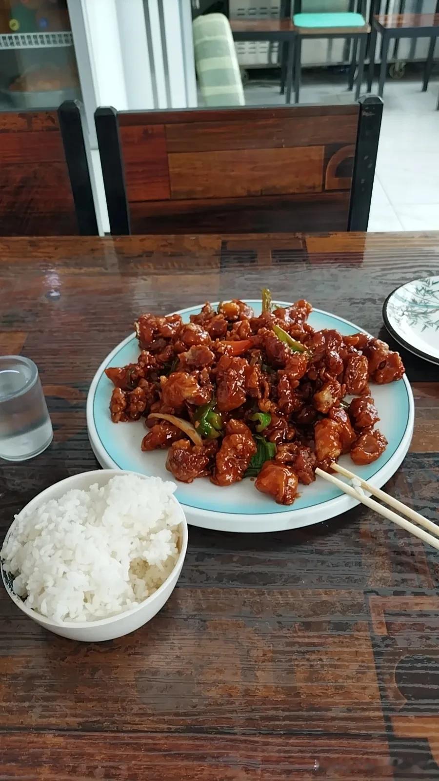 这次住院的一个重要任务就是复查，因为马上就手术两年整了。今天早上采了血，然后去