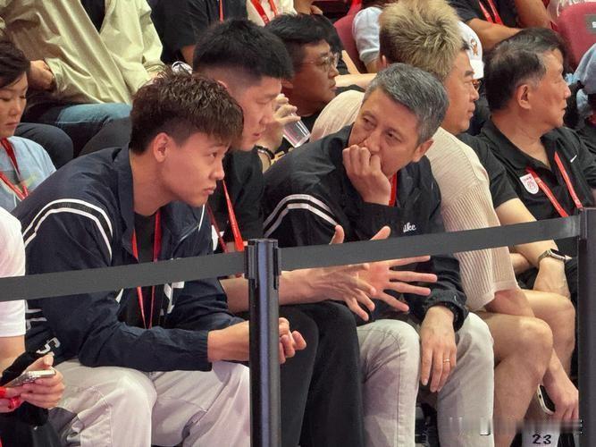 中国男篮主帅郭士强真是太偏爱赵睿了！今天中国男篮主帅郭士强在和韩国男篮的赛前采访