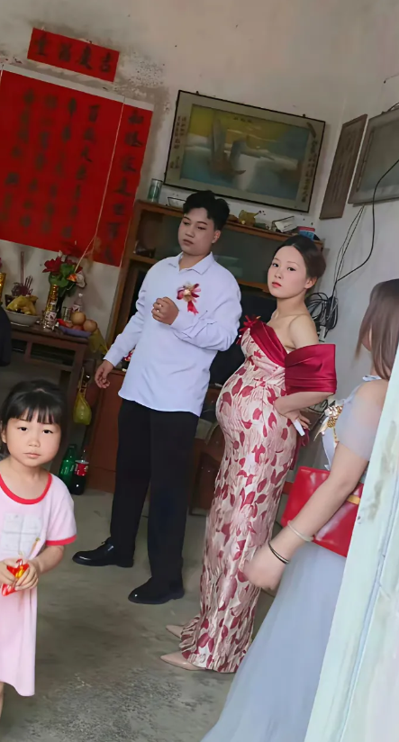 今天结婚，这身穿搭你们觉得怎么样