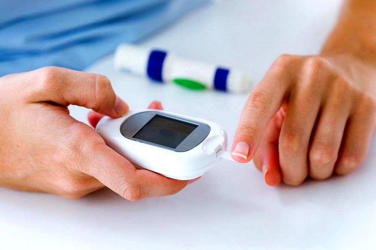 这股全民戒糖的风，真是刮得有点邪乎了。体检单上血糖值刚擦着正常线的边儿，扭头就