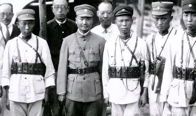 很多人只知道南昌起义打响了第一枪，却不知道起义失败后，2万人的队伍最后只剩下80