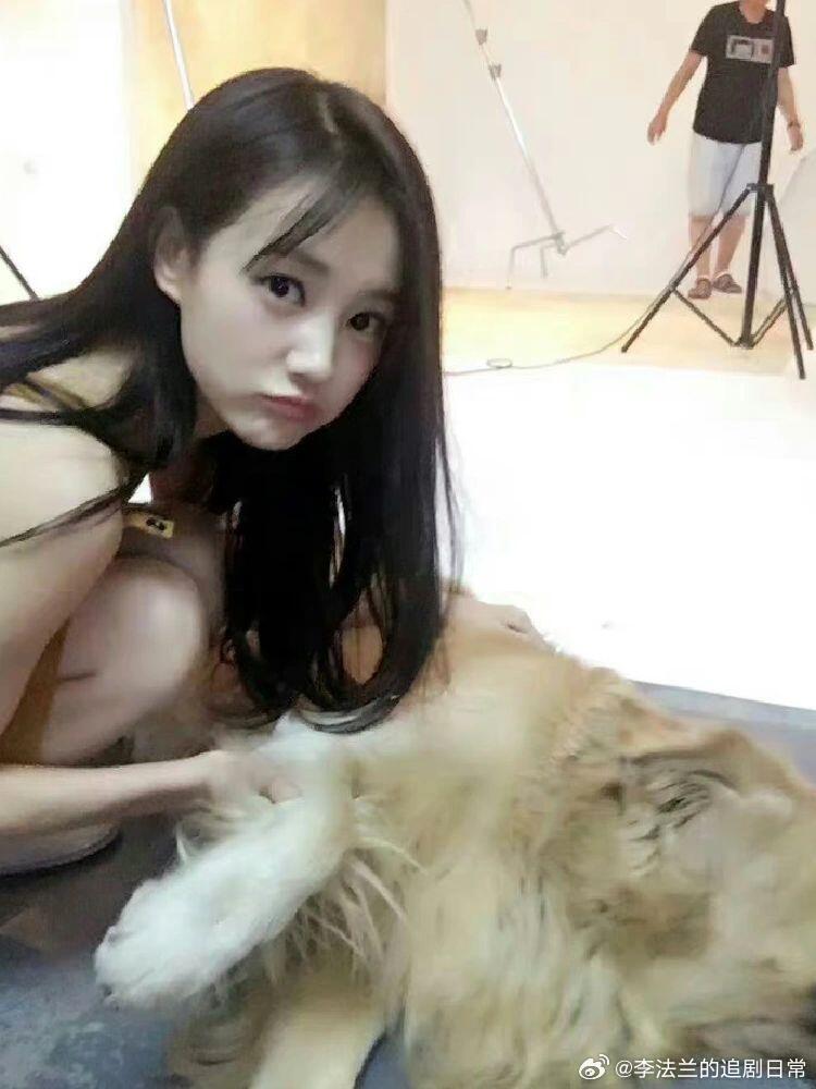 李一桐被SM星探两次挑中颜值被sm公司星探连续挑中两次的颜值，李一桐早期照片，像