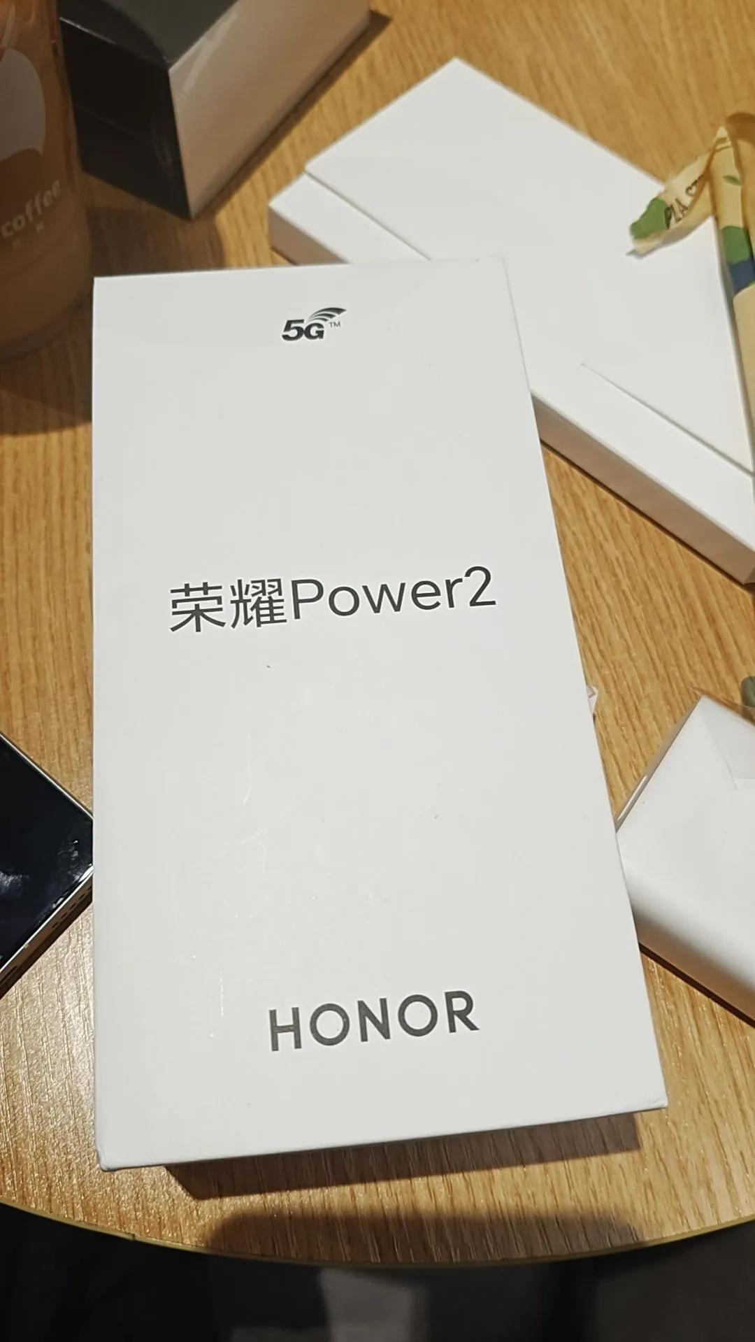 我认同这网友说的大实话，现在2000块的手机，家里长辈不玩游戏的话，真的够用了！