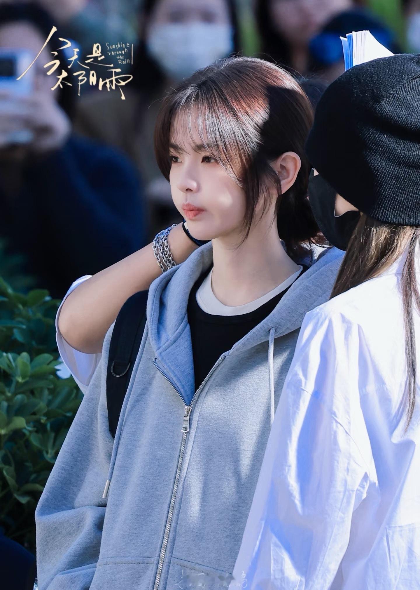 杨超越代拍爆改站哥代拍拍的杨超越清新脱俗，温和柔软，好漂亮😍！