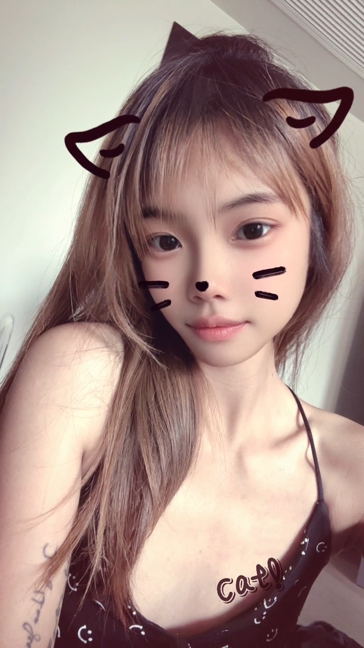 想当个笨蛋美女成功了一半是个笨蛋​​​