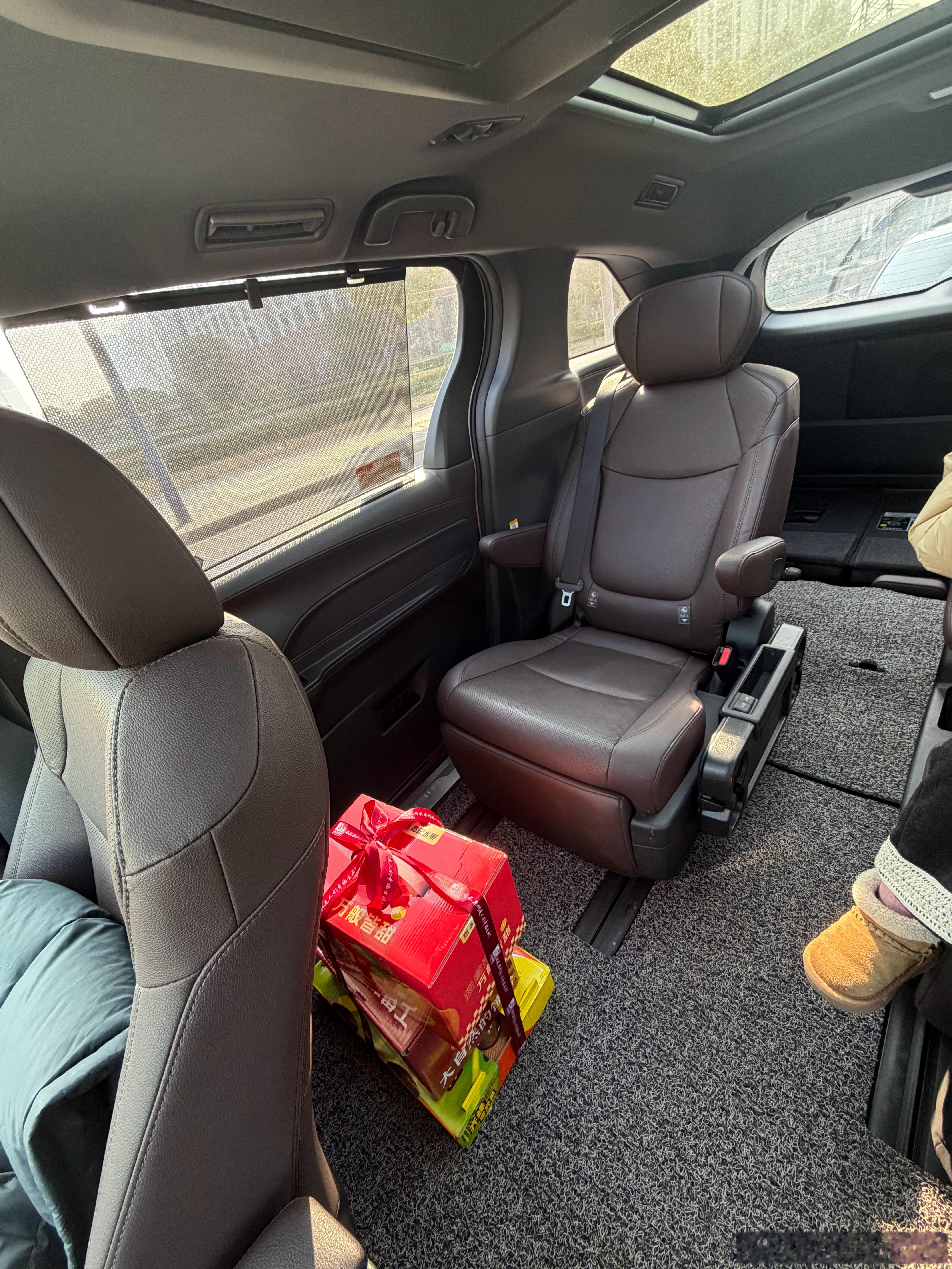 别买塞纳，空间太大了显得买的东西特别少，特别小气