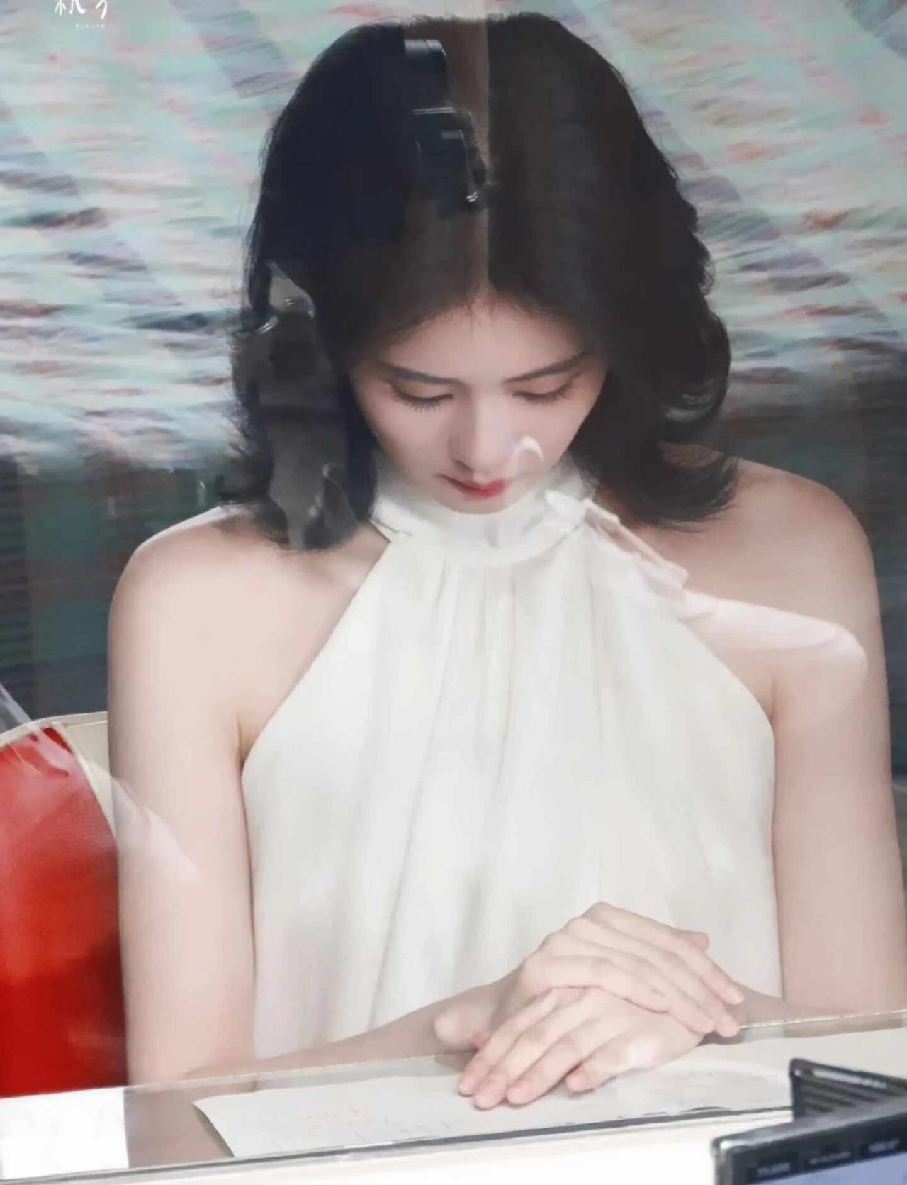 哎呀，这不是我的白月光王韵娜吗？白鹿开到荼蘼