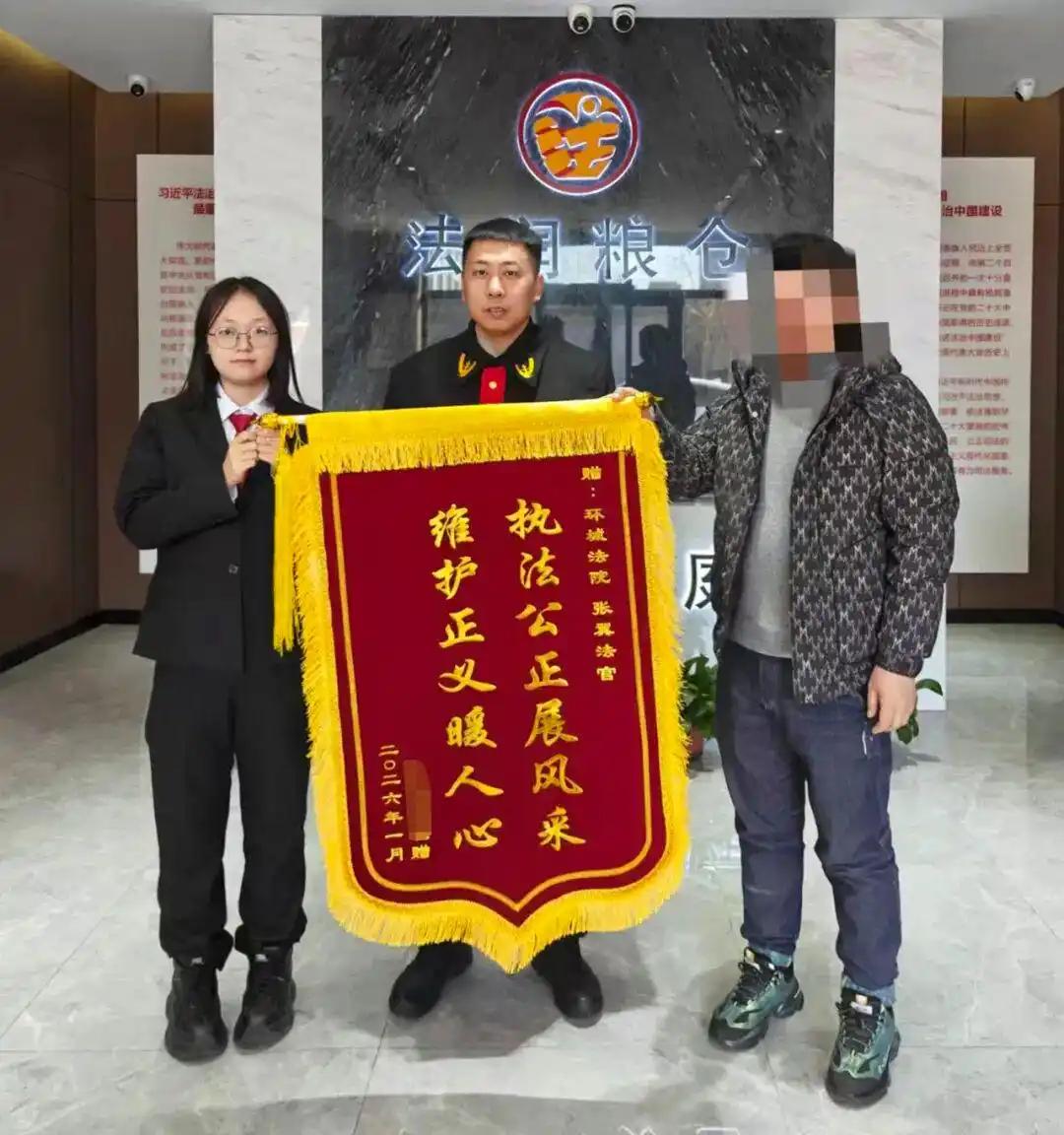 活久见！吉林榆树，一男子为了娶妻，到处找亲朋好友借钱，原以为把温柔的妻子娶到手，