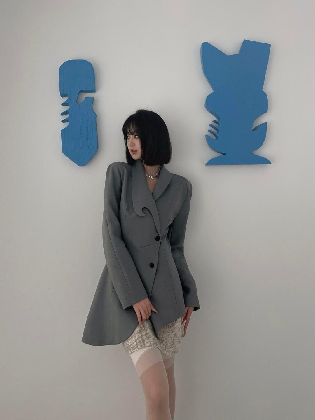 分享你的穿搭简约的西装外套搭配